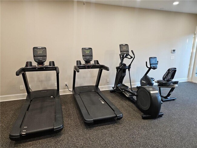 Building Photo - 405 Stoneybrook Dr