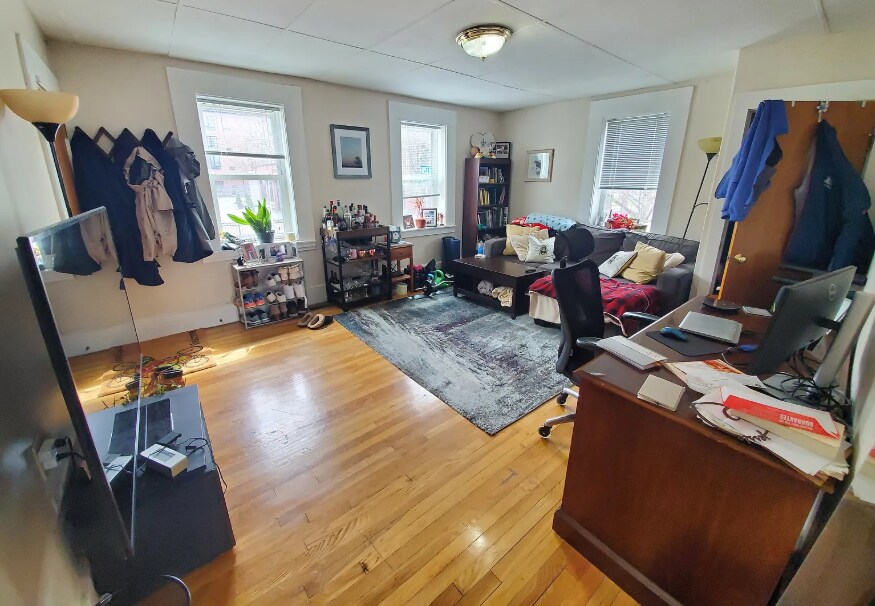 Building Photo - 107 Brookline St