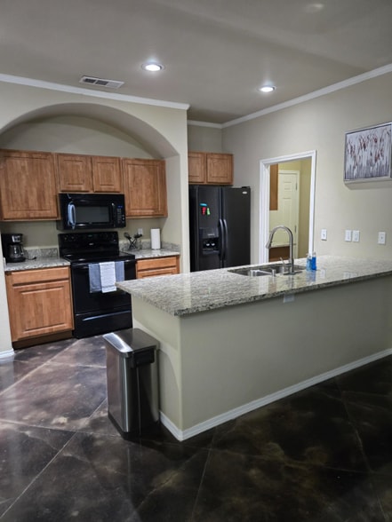 Building Photo - 6208 Nancy Ellen St