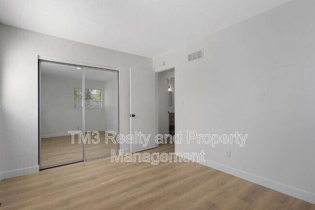 Building Photo - 8423 Kessler St