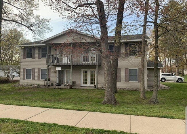 Building Photo - 1274 W Norton Ave