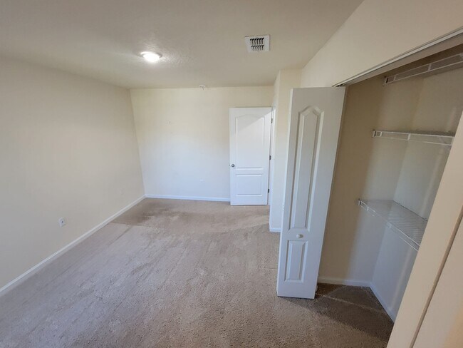 Building Photo - 7635 Legacy Trl