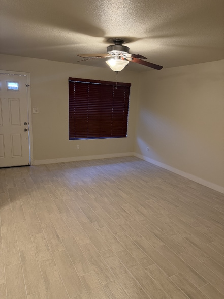 Building Photo - 4713 Amber Ln