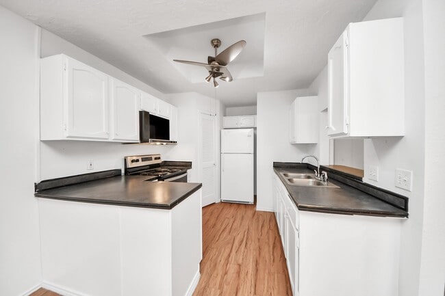 Building Photo - 17003 Amidon Dr