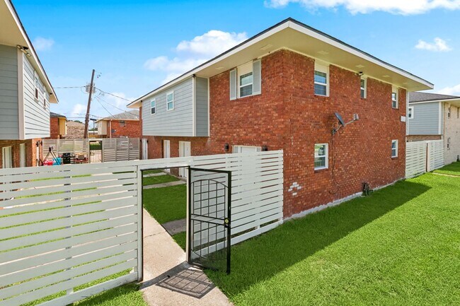 Building Photo - 1116 Tallow Tree Ln