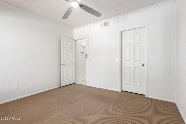 Building Photo - 7008 E Gold Dust Ave
