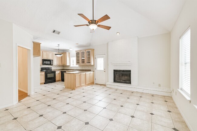 Primary Photo - 13626 Cedar Point Dr