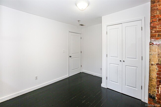 Building Photo - 1312 Putnam Ave