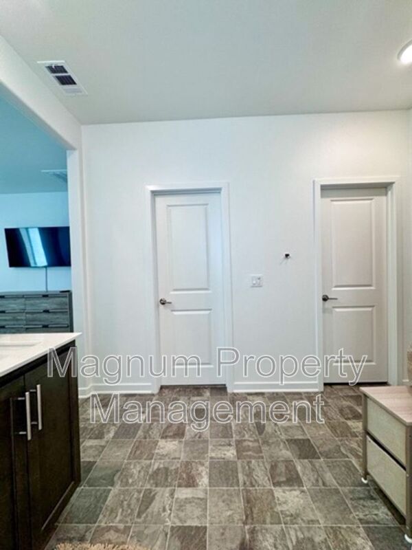 Building Photo - 31615 Settlers Rd