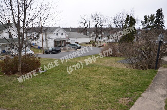 Building Photo - 319 Front St