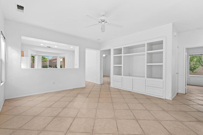 Building Photo - 78472 Glastonbury Way