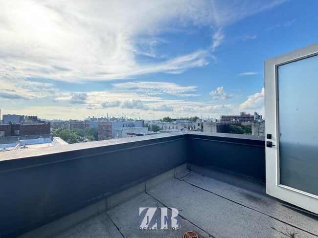 Building Photo - 3 bedroom in BROOKLYN NY 11213