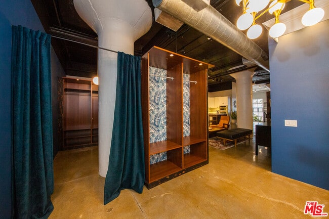 Building Photo - 530 Molino St