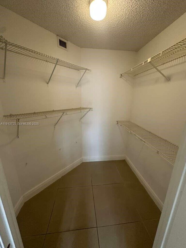 Building Photo - 8290 Lake Dr