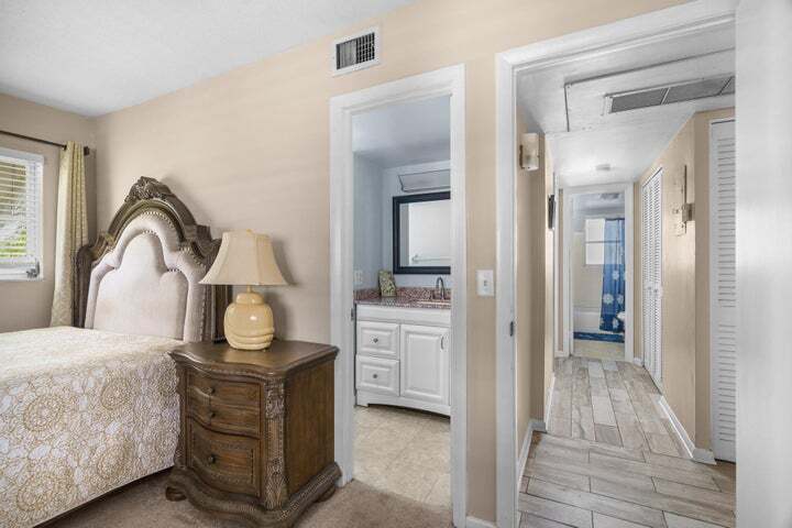 Building Photo - 410 NE 17th Ave