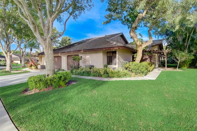 Primary Photo - 5051 Pine Dr