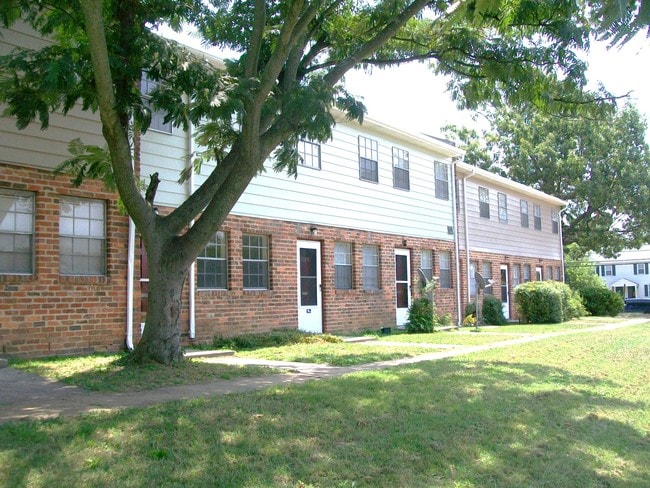 Building Photo - 3521 Bolling Rd