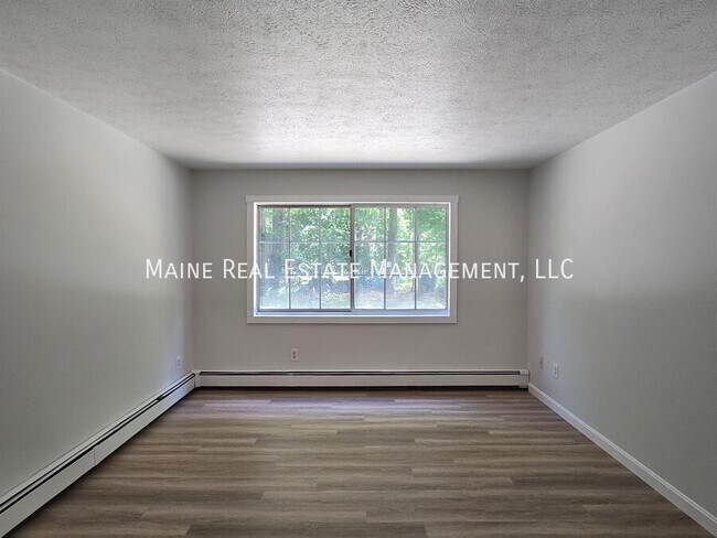 Building Photo - 20 Tall Pines Dr