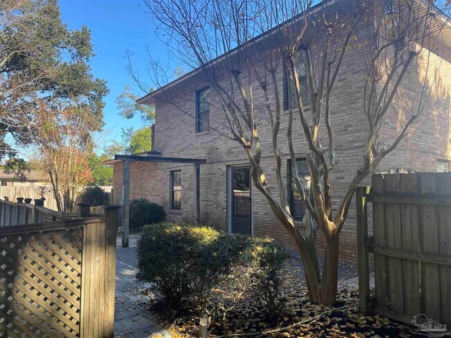 Building Photo - 5067 Serry Ln