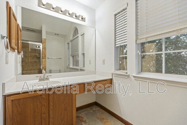 Building Photo - 9631 Summer Vail