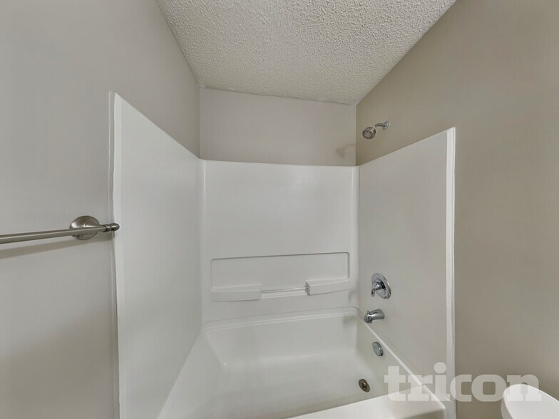 Building Photo - 78 Springway Dr