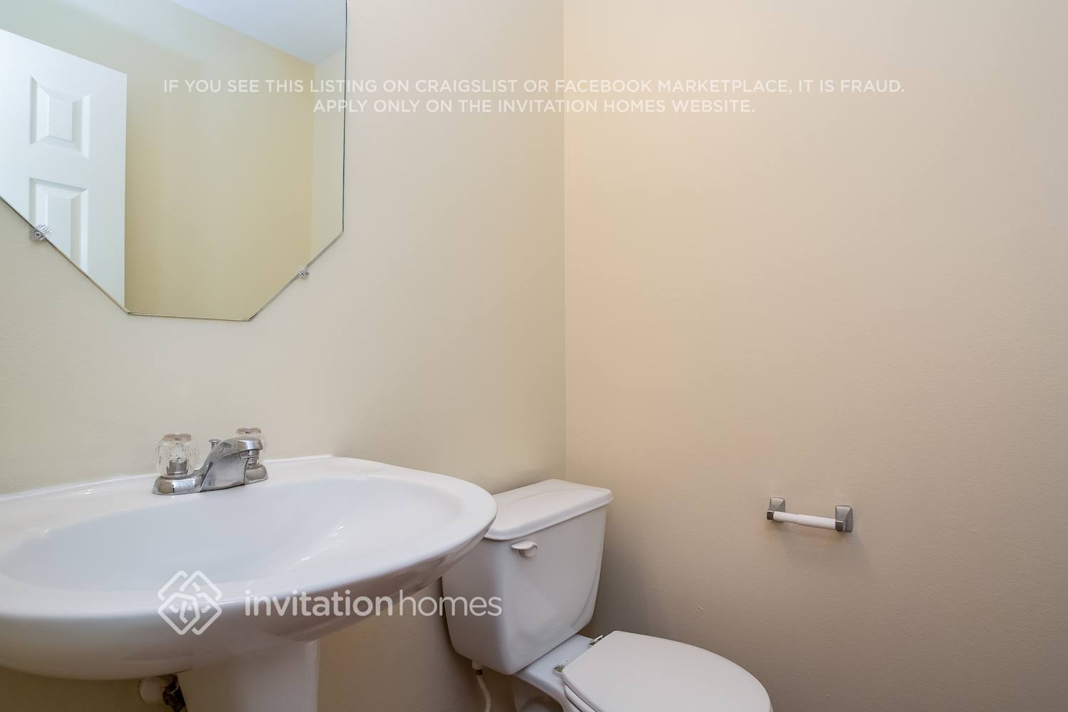 Building Photo - 18715 Dennington Dr