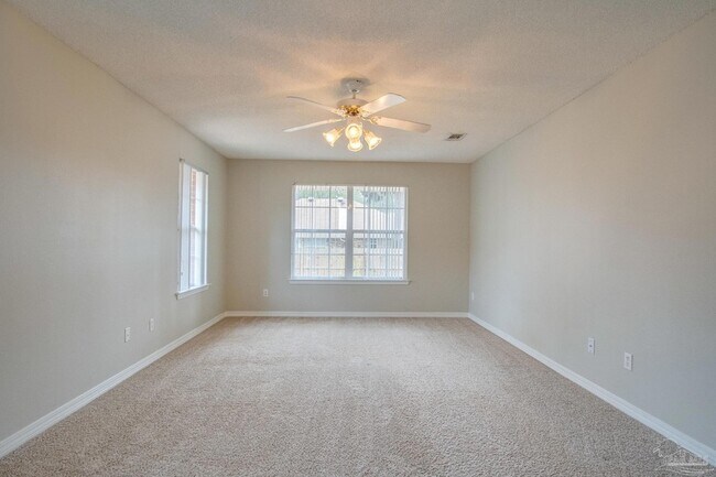 Building Photo - 5029 Lantana Dr