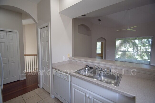 Building Photo - 534 Grasslands Village Cir