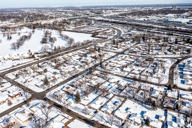 Building Photo - 17555 Howe Ave