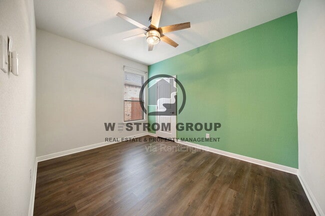 Building Photo - 1036 Cushing Dr