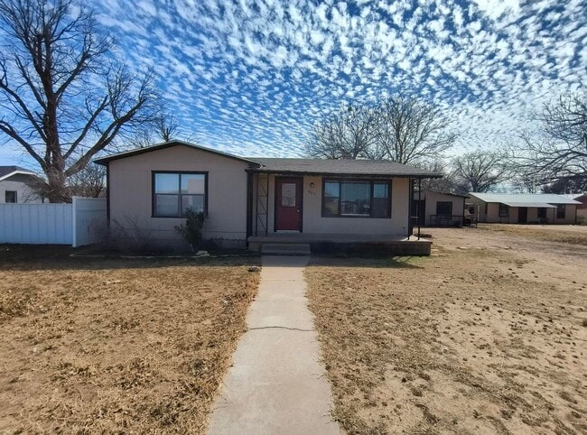Building Photo - Cute 3-Bedroom Home in Sterling City AVAILABLE SOON!