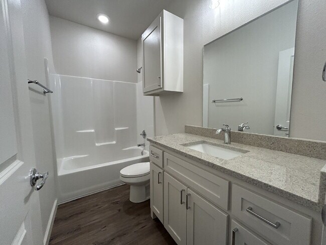 Building Photo - Gorgeous Duplex in Frenship East!