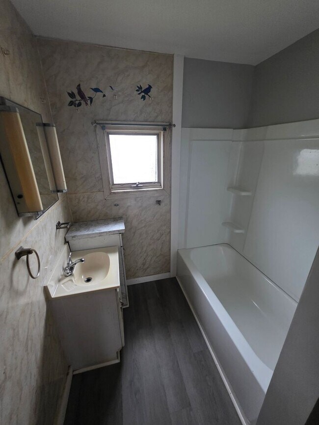 Building Photo - 3 Bedroom Apartment - Saugerties