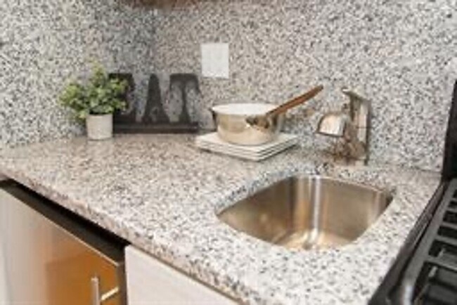 Building Photo - CHELSEA/BOSTON LUXURY STUDIO, FULLY FURNISHED, STEPS TO "T" AND COMMUTER RAIL!