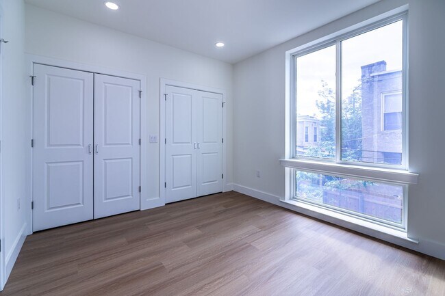 Building Photo - 3956 Parrish St