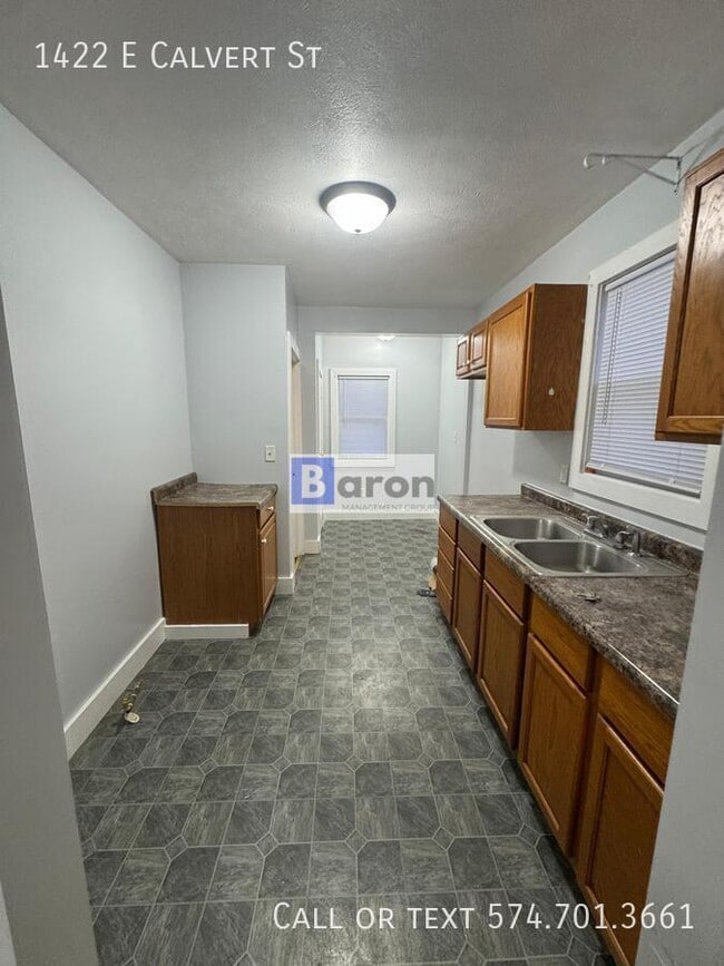 Building Photo - 1422 E Calvert St