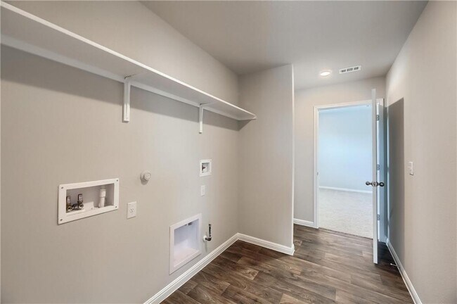 Building Photo - 212 Strand Ln