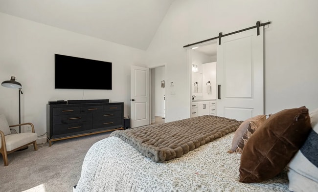 Building Photo - Gorgeous 4 bedroom & 4 Bath Luxury Home in...