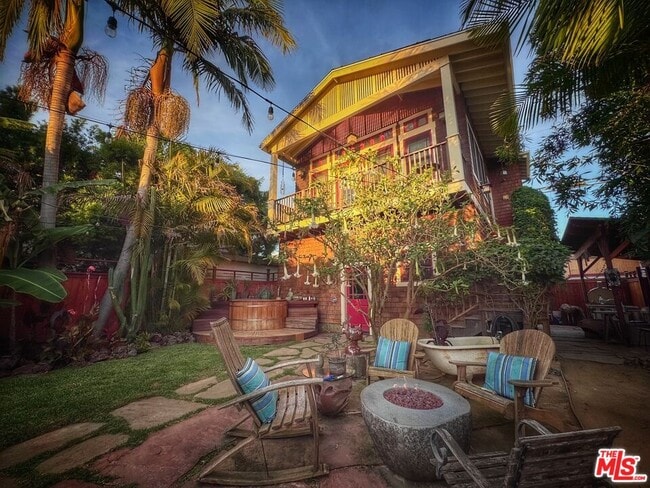 Primary Photo - 758 Palms Blvd