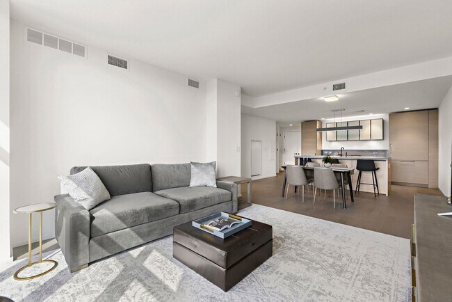 Building Photo - 1425 Hudson St