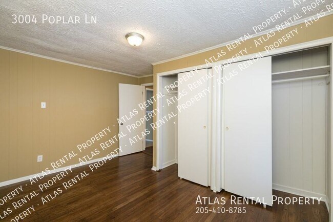 Building Photo - 3004 Poplar Ln