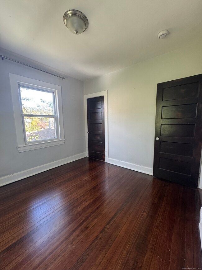 Building Photo - 677 Boston Ave