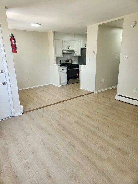 Building Photo - 2305 Murray Ave