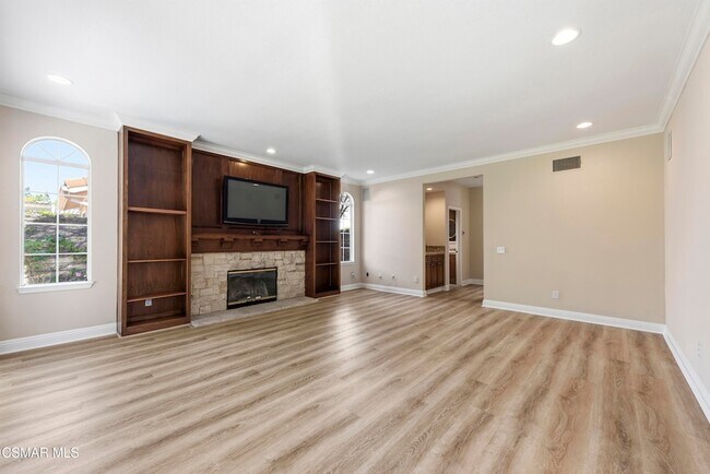 Building Photo - 1811 Fox Springs Cir