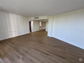Building Photo - 3475 N Country Club Dr