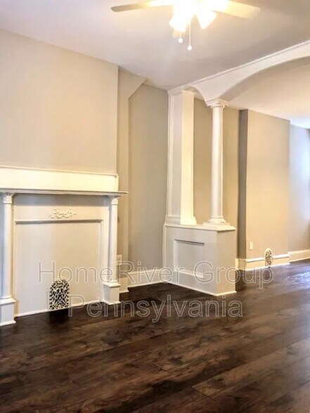Building Photo - 544 N Wanamaker St
