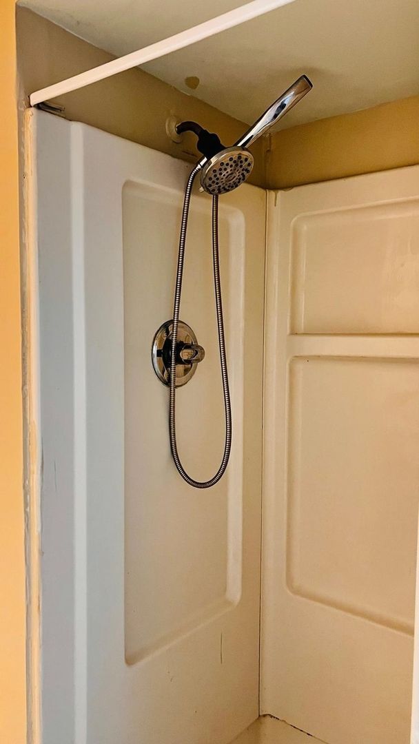 Building Photo - 25323 Orchard Lake Rd