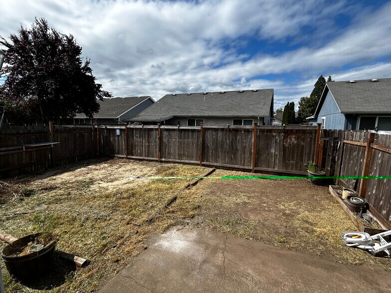 Building Photo - 614 S 41st Ct