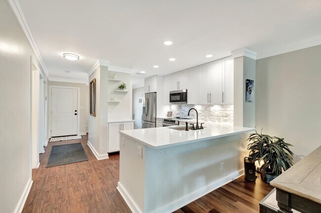 Building Photo - 5770 Princess Palm Ct