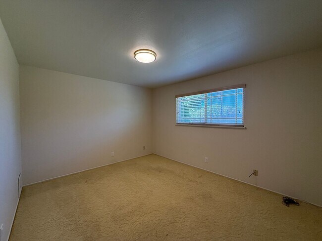 Building Photo - Centrally Located Orcutt Single Story Home